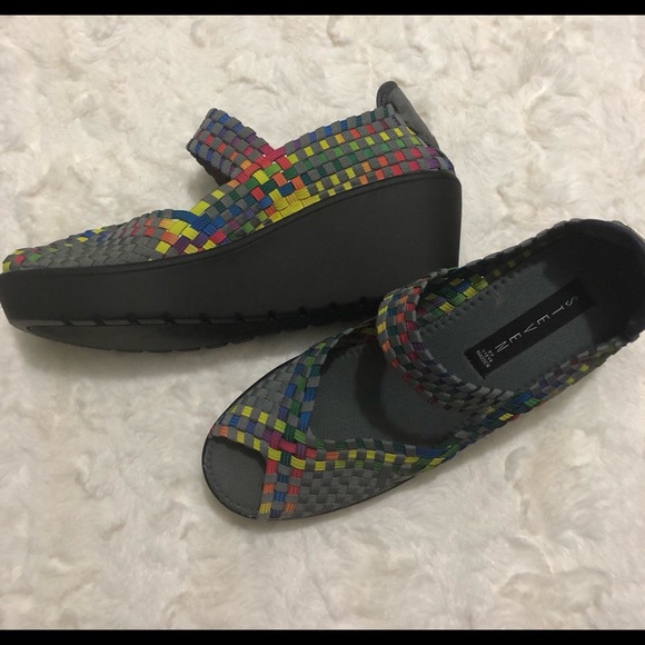 STEVEN by Steve Madden Brynn Wedge - Picture 1 of 5